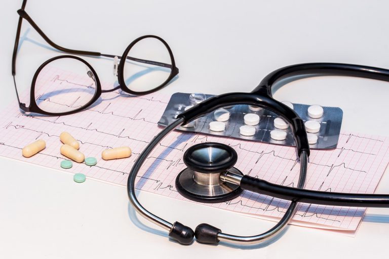 Nechte si změřit EKG na profesionálním přístroji