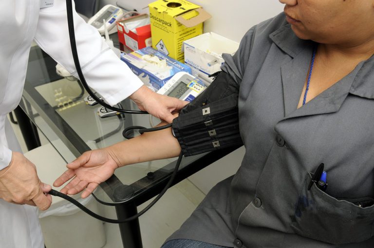 Víte, čím moderní zdravotnická zařízení měří EKG?