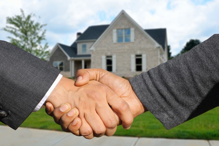 Pronájem bytu přes realitku – jak to probíhá?