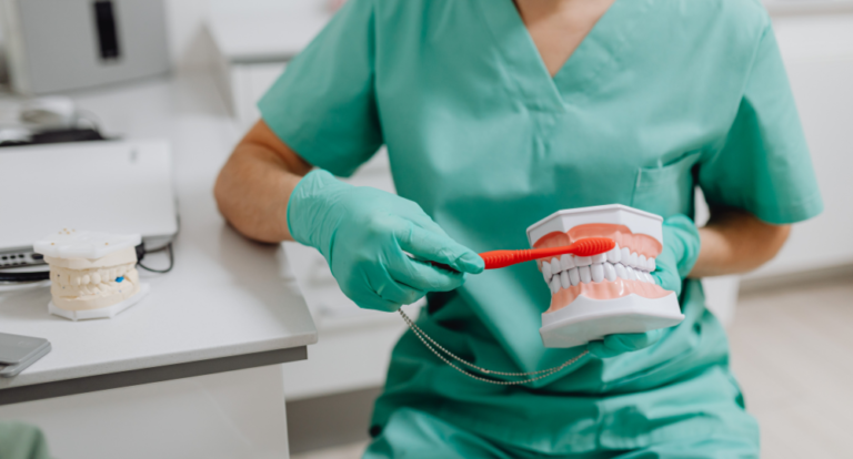 Dentální hygiena hraje důležitou roli v péči o zuby